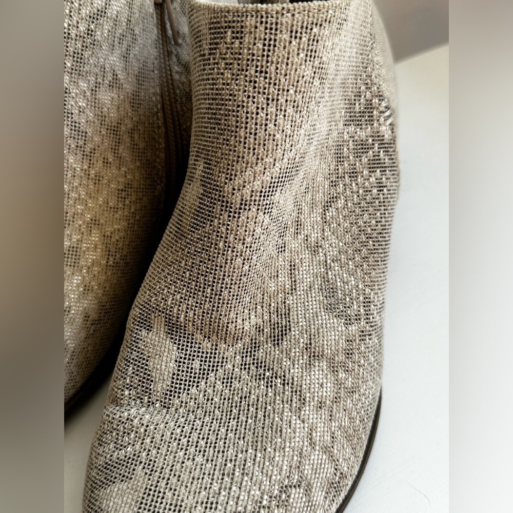 Size 6.5 Used Snake Print Ankle Boots Womens Astonishing Cream Almond Toe Boot - Picture 3 of 6